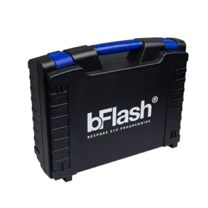 bflash-product-master bFlash-Gerät in einem robusten Transportkoffer mit dem Logo "bFlash Bespoke ECU Programming".