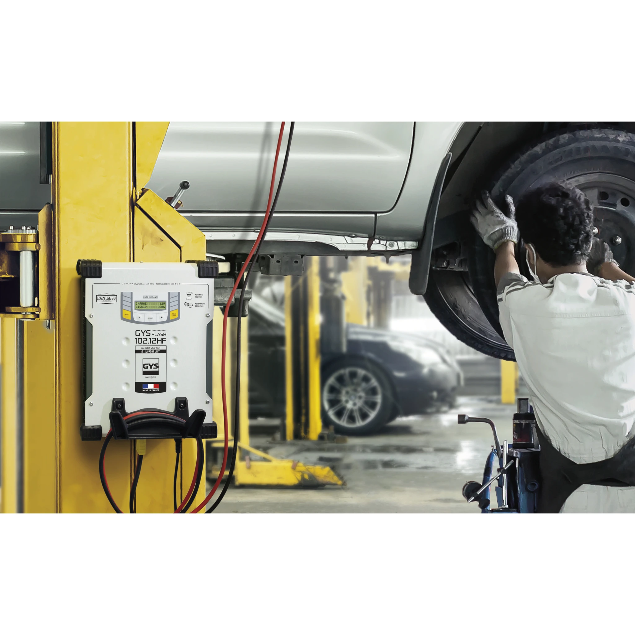 GYSFLASH 102.12 HF – Netzgerät/Batteriestütze im Werkstatt-Einsatz