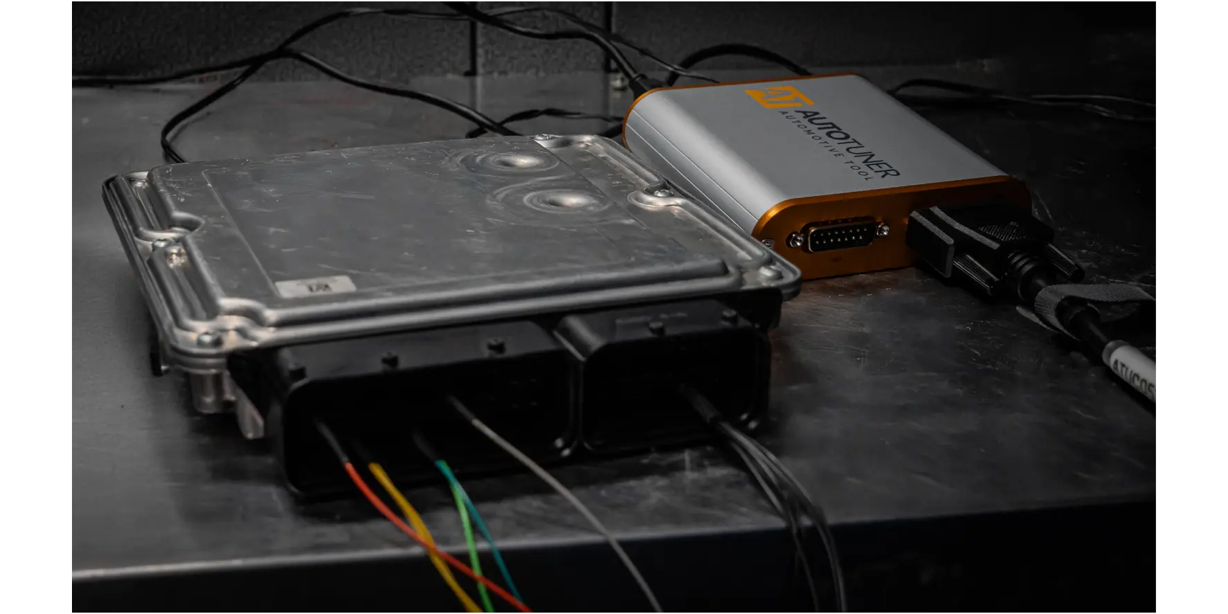Autotuner Master verbunden mit ECU Steuergerät für ECU TCU Remapping kaufen Deutschland