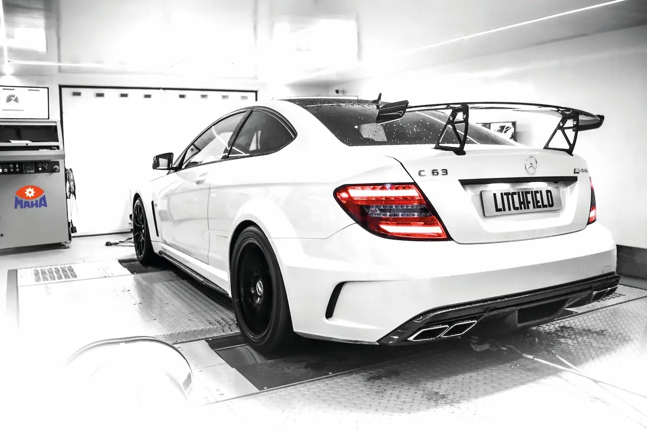 Mercedes-Benz C 63 auf einem MAHA MSR 500/2 PKW ALLRAD Leistungsprüfstand