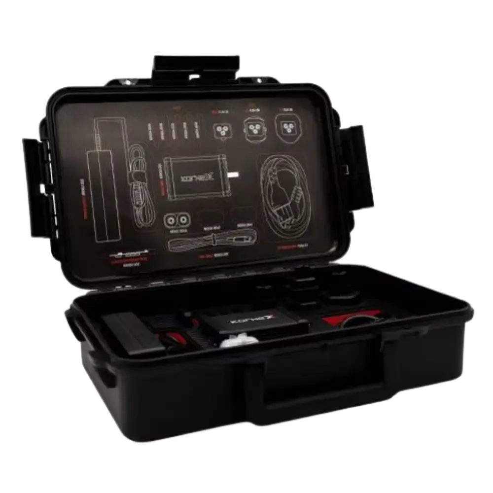 KORHEX-Hardware und Zubehör im geöffneten Transportkoffer